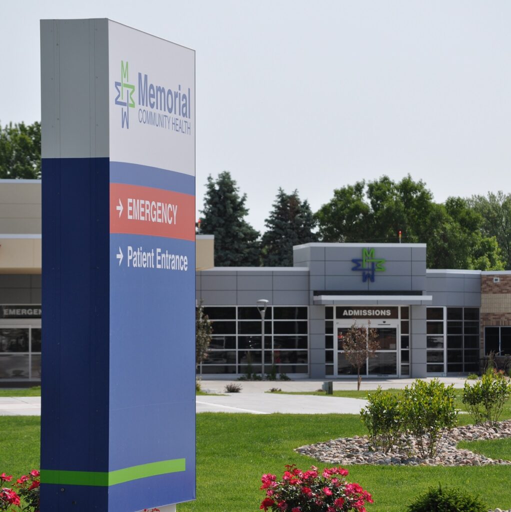 Photo of Memorial Hospital Admissions Entrance on the west side of the facility.